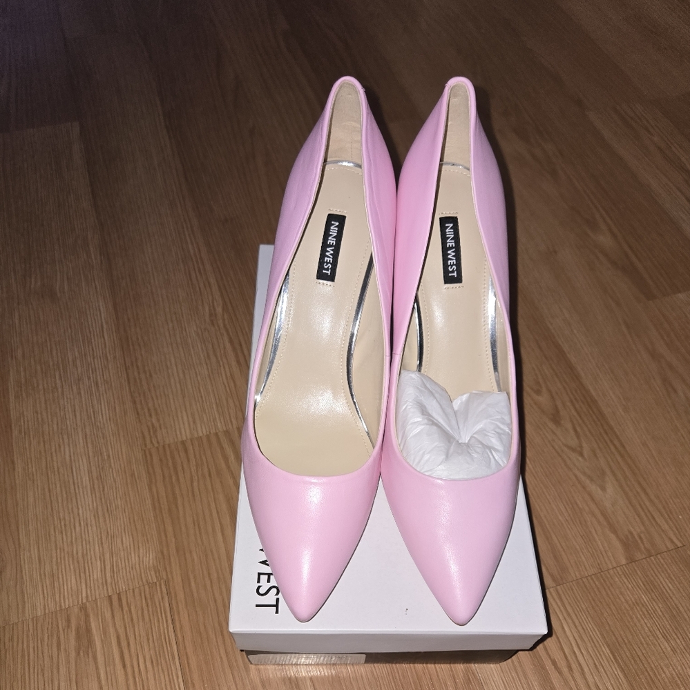 NIB NINE WEST Pink Pumps Size 11 4in Heel